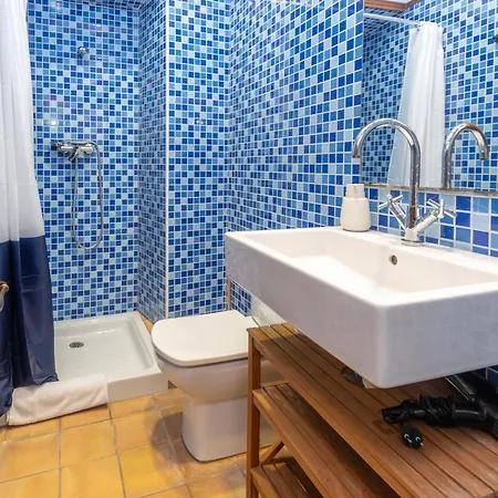 Casa Vermella I Blava Pousada Orriols