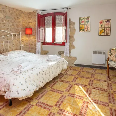 Casa Vermella I Blava Pousada