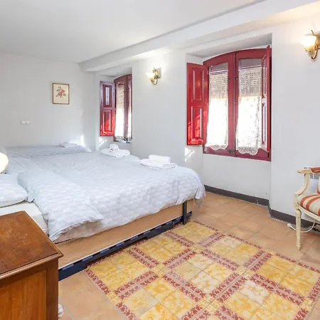 Casa Vermella I Blava Pousada Orriols